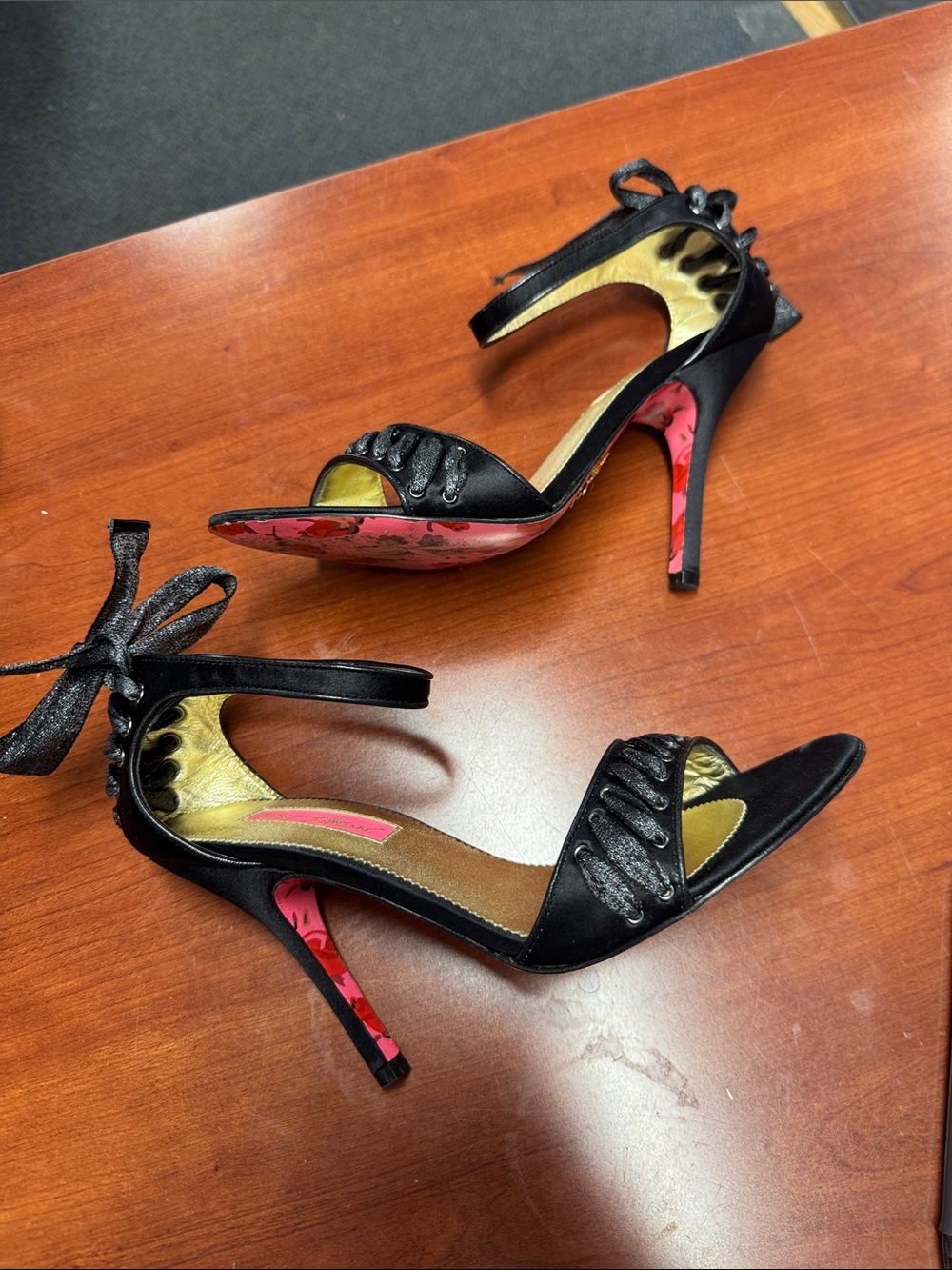 Betsey Johnson heels size 7.5 // 092736